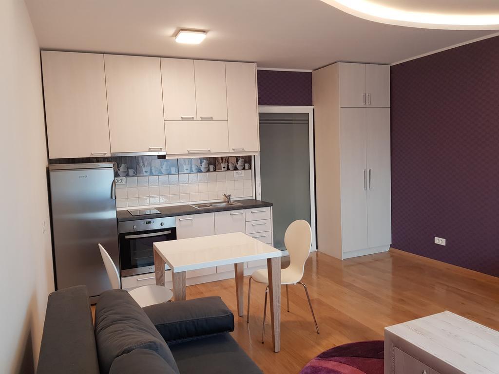 Sara - Modern Apartment In The City Center Новий Сад Екстер'єр фото