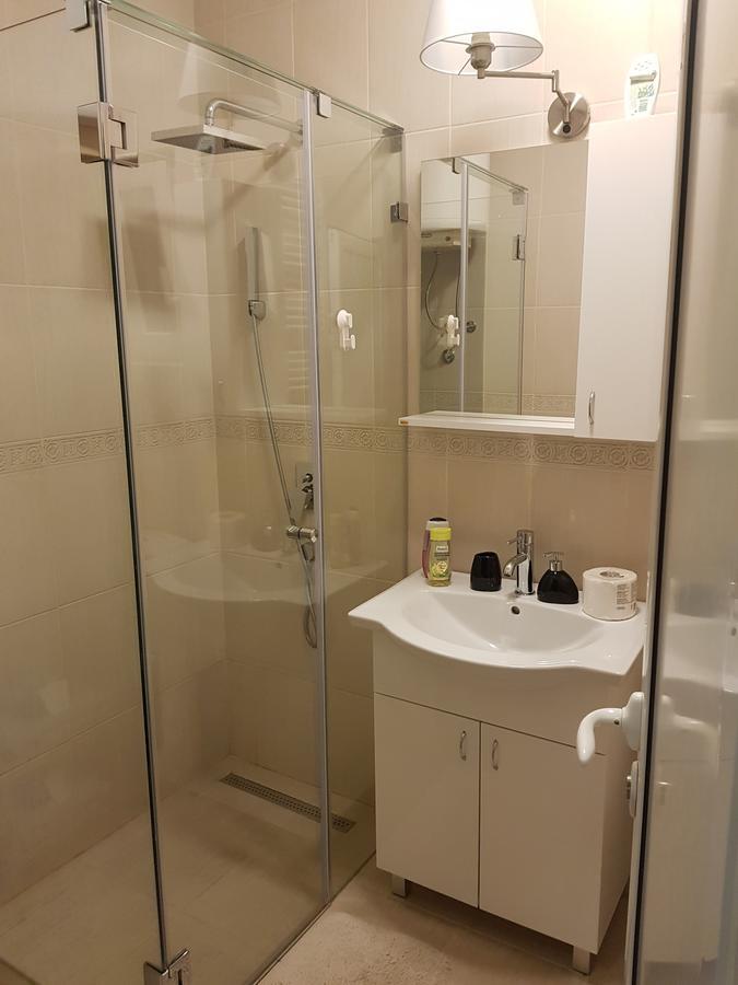 Sara - Modern Apartment In The City Center Новий Сад Екстер'єр фото